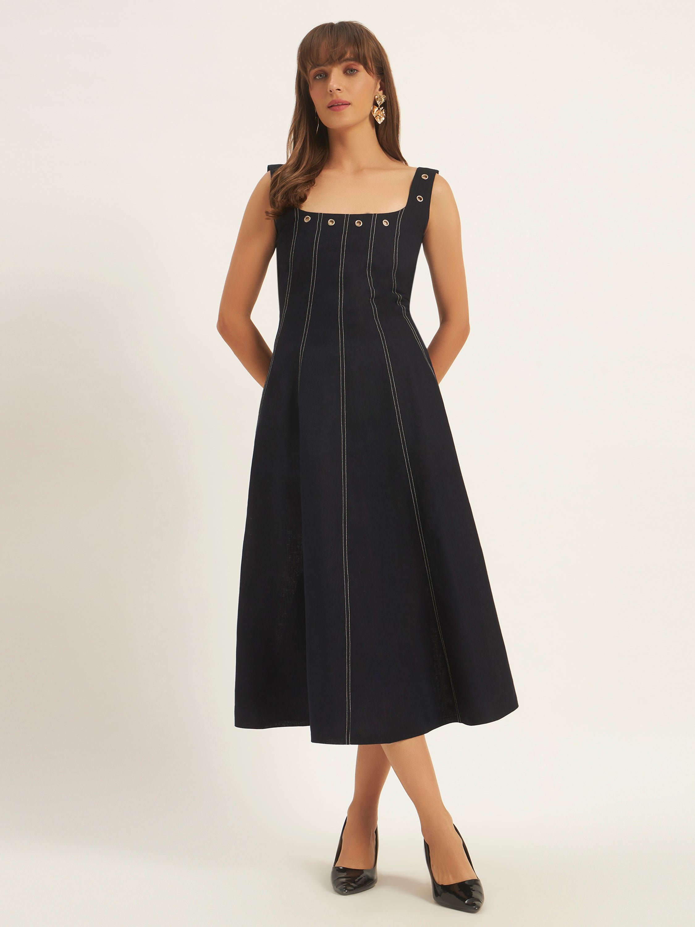 Nuit Charm Linen Dress