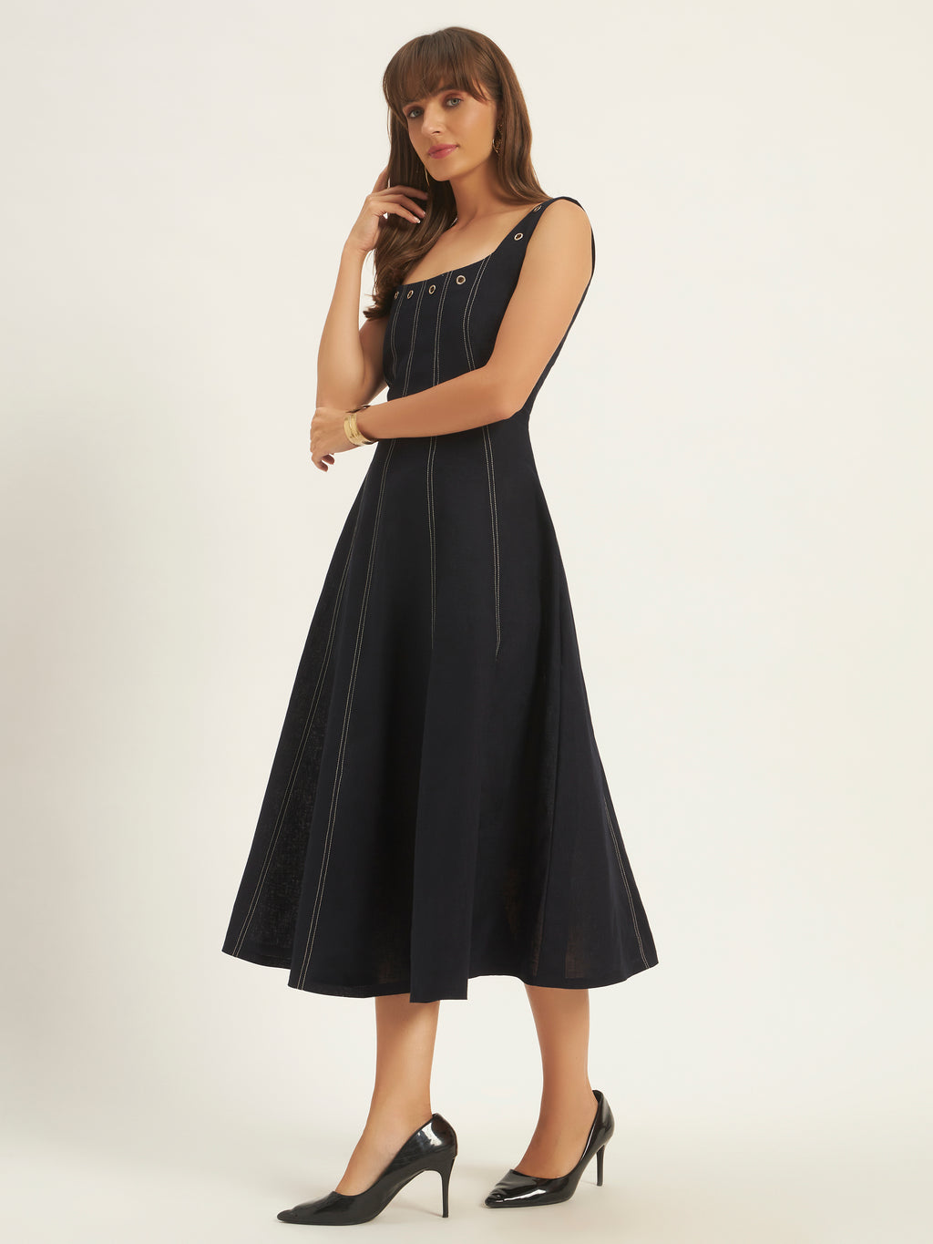 Nuit Charm Linen Dress