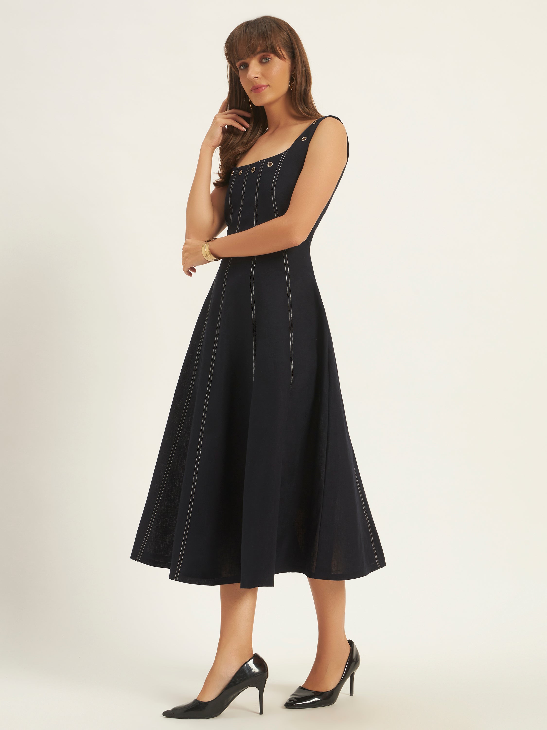 Nuit Charm Linen Dress