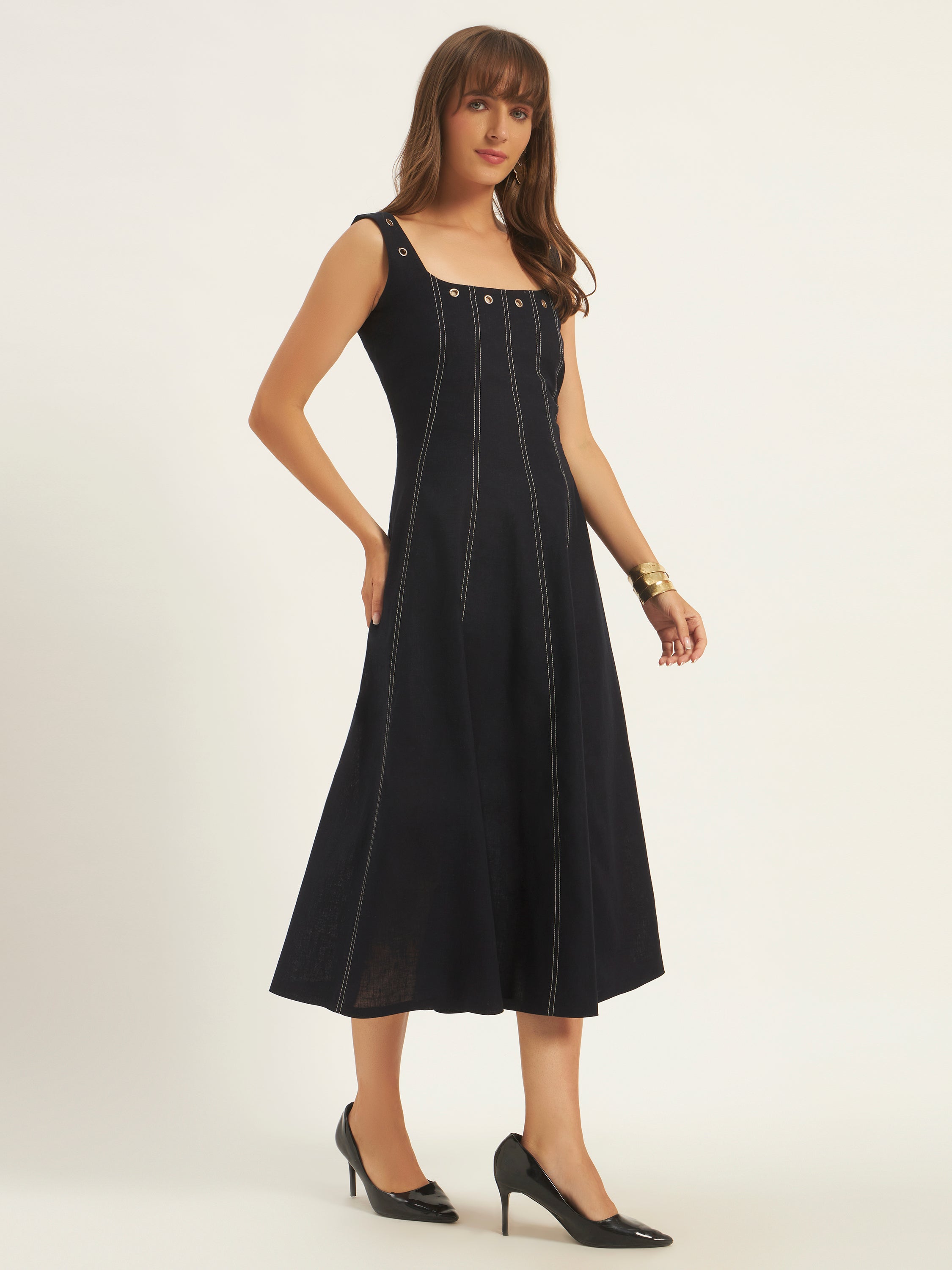 Nuit Charm Linen Dress