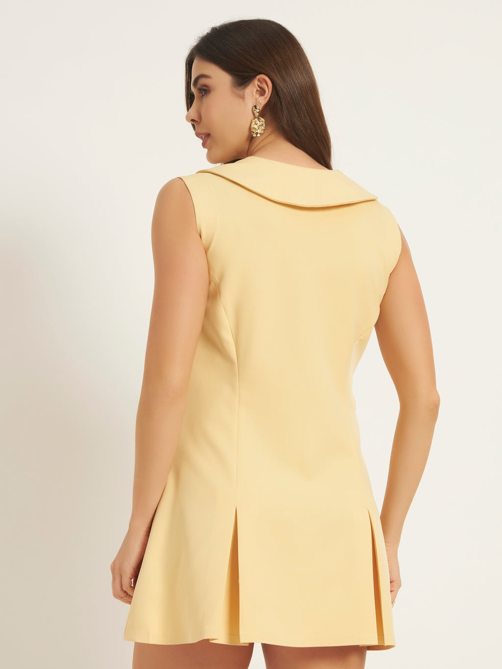 Detail Darling Dress